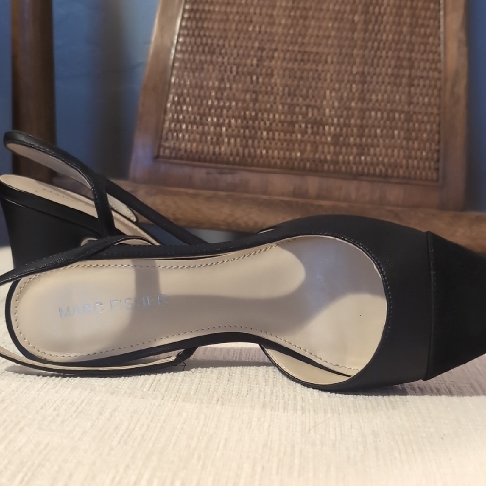 Marc Fisher Elegant Black Slingback Heels - Picture 5 of 6